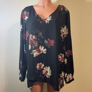 Chelsea‎ & Theodore Women’s Top Blouse XL Black Red Gray Floral Long Sleeve NWT